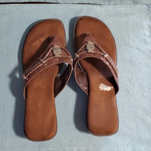 White Mountain Shoes - 🌟 3 for $15 Deal! 🌟White mountain brown sandals flip flops sz 10